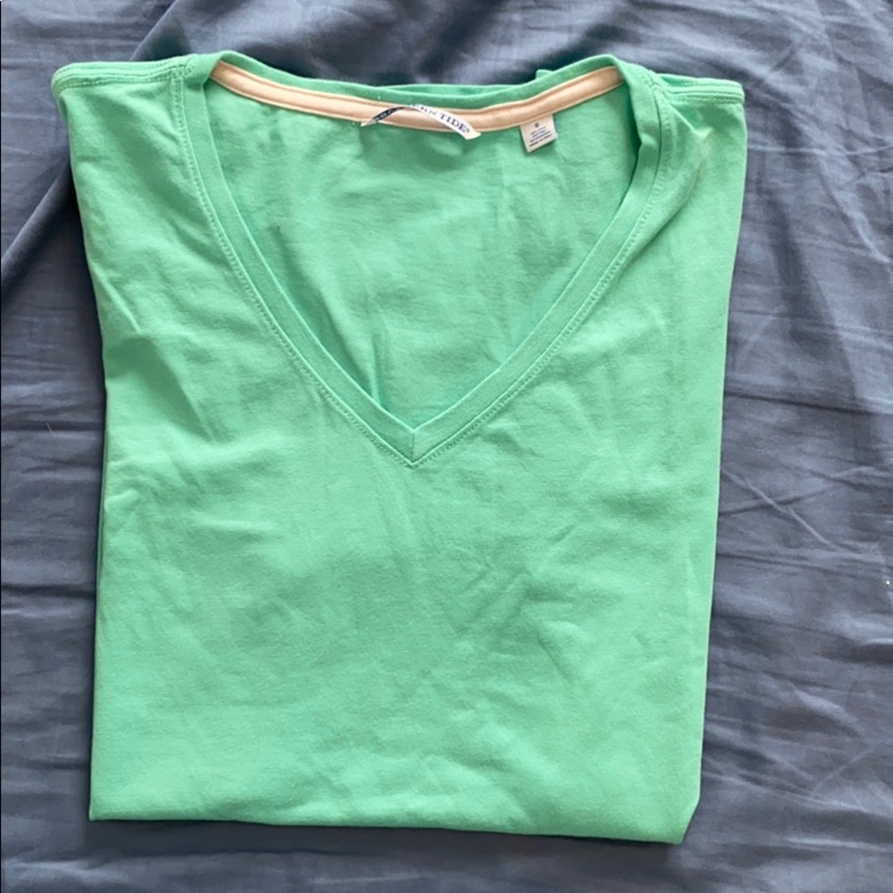 Southern Tide V-neck T-shirt